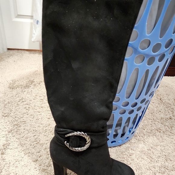 Long womens boots. - Picture 7 of 7